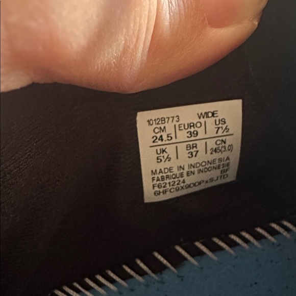 ASICS cumulus 27  Black and White Athletic Sneakers 7.5 - Picture 12 of 12